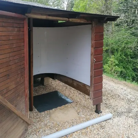 Chalet En Pleine Nature Au Bord D'un Etang Lanvallay